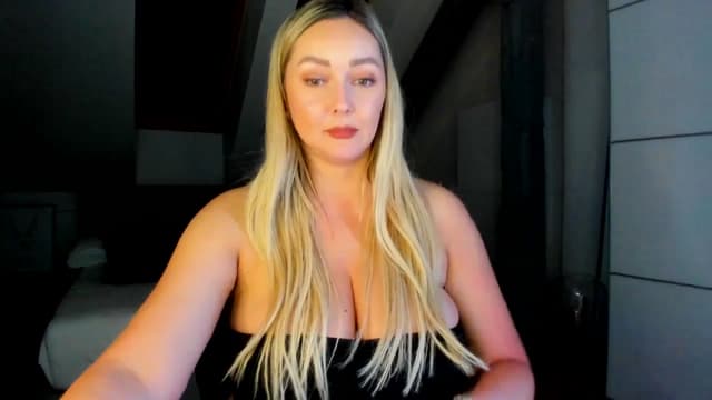 Gallery image thumbnail from Mi_Ha's myfreecams stream on, 04/23/2026, 21:01 image 13 of 20