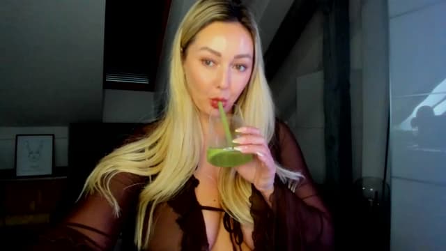 Gallery image thumbnail from Mi_Ha's myfreecams stream on, 05/05/2026, 13:27 image 8 of 20