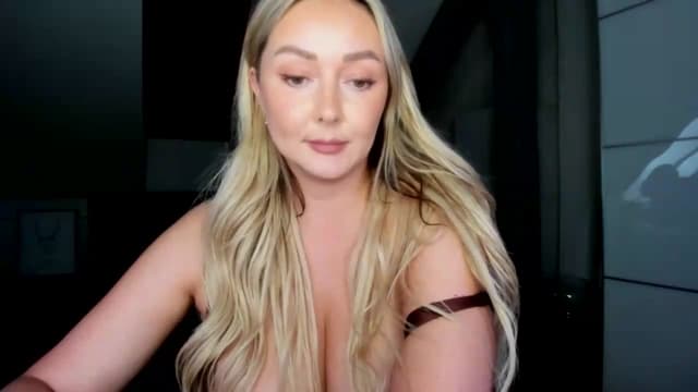 Gallery image thumbnail from Mi_Ha's myfreecams stream on, 06/22/2026, 16:19 image 19 of 20