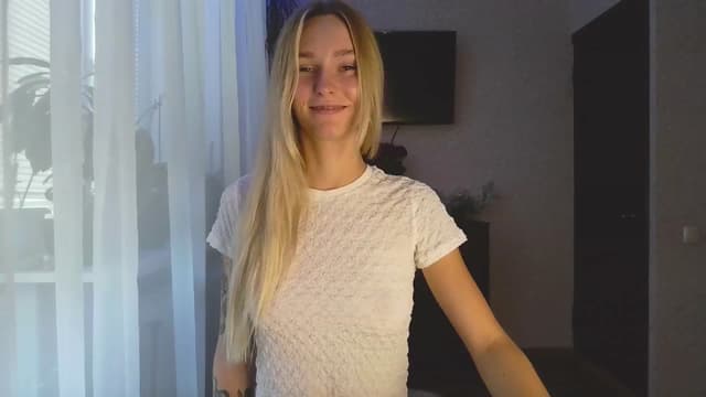 Gallery image thumbnail from Milaa's myfreecams stream on, 08/16/2024, 15:19 image 10 of 20