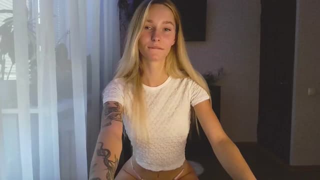 Gallery image thumbnail from Milaa's myfreecams stream on, 08/16/2024, 15:19 image 17 of 20