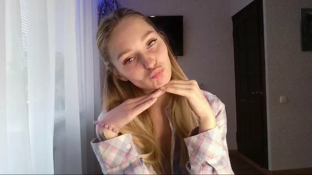 Gallery image thumbnail from Milaa's myfreecams stream on, 12/05/2024, 08:53 image 14 of 20