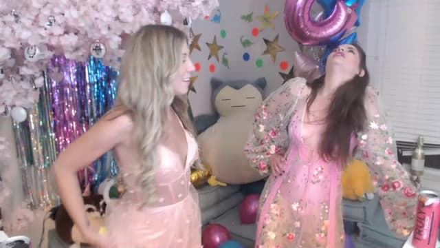 Gallery image thumbnail from Mochi's myfreecams stream on, 07/01/2023, 04:47 image 3 of 20
