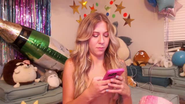 Gallery image thumbnail from Mochi's myfreecams stream on, 07/01/2023, 09:38 image 10 of 20