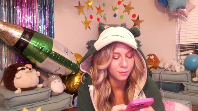 Gallery image thumbnail from Mochi's myfreecams stream on, 07/01/2023, 09:38 image 16 of 20