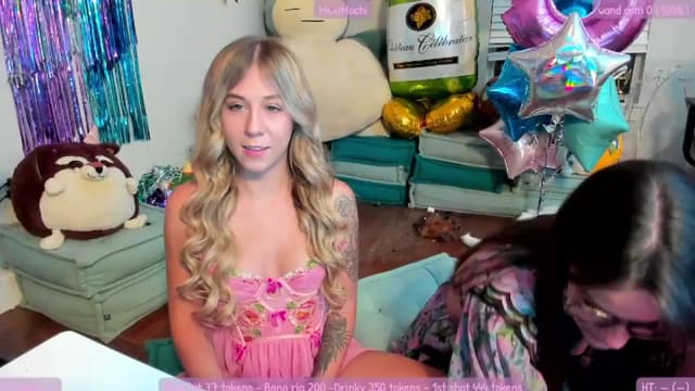 Gallery image thumbnail from Mochi's myfreecams stream on, 07/03/2023, 04:02 image 1 of 20