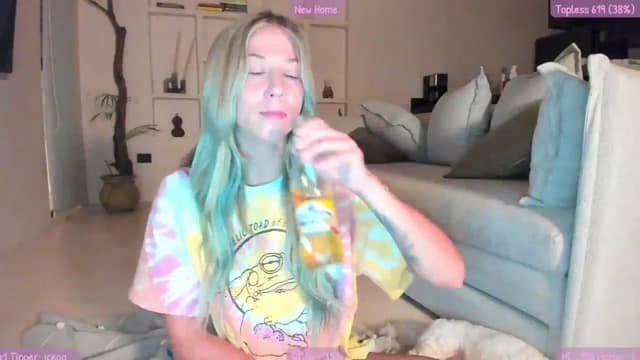 Gallery image thumbnail from Mochi's myfreecams stream on, 08/10/2023, 01:37 image 13 of 20