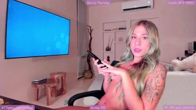 Gallery image thumbnail from Mochi's myfreecams stream on, 08/25/2023, 06:30 image 11 of 20