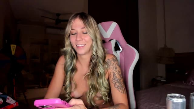 Gallery image thumbnail from Mochi's myfreecams stream on, 09/19/2023, 07:22 image 15 of 20