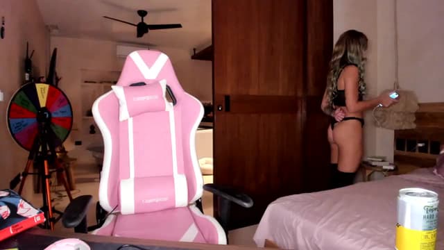 Gallery image thumbnail from Mochi's myfreecams stream on, 09/19/2023, 07:22 image 3 of 20