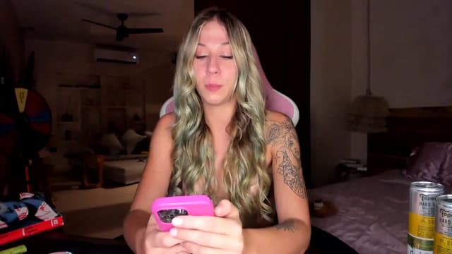 Gallery image thumbnail from Mochi's myfreecams stream on, 09/19/2023, 07:20 image 13 of 20