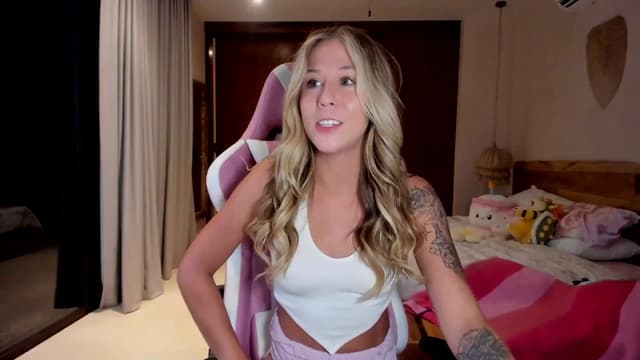 Gallery image thumbnail from Mochi's myfreecams stream on, 11/29/2023, 02:15 image 4 of 20