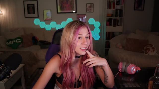 Gallery image thumbnail from Mochi's myfreecams stream on, 06/29/2024, 08:04 image 12 of 20