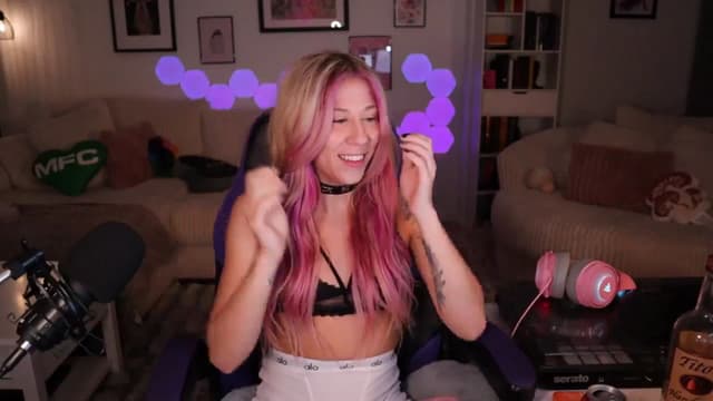 Gallery image thumbnail from Mochi's myfreecams stream on, 06/29/2024, 08:04 image 5 of 20