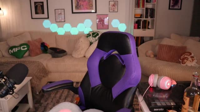 Gallery image thumbnail from Mochi's myfreecams stream on, 06/29/2024, 08:04 image 16 of 20