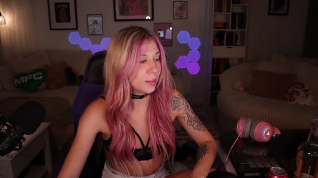 Gallery image thumbnail from Mochi's myfreecams stream on, 06/29/2024, 08:04 image 14 of 20