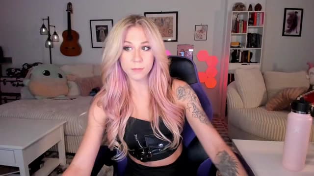 Gallery image thumbnail from Mochi's myfreecams stream on, 07/20/2024, 08:53 image 7 of 20