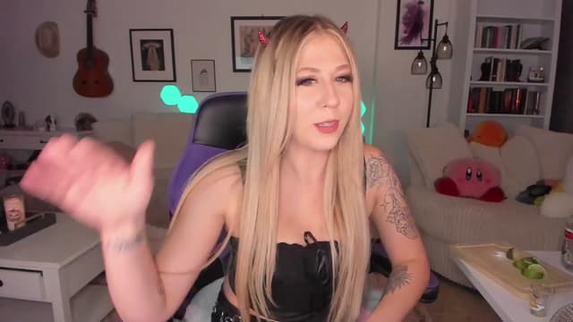 Gallery image thumbnail from Mochi's myfreecams stream on, 10/19/2024, 05:49 image 2 of 20