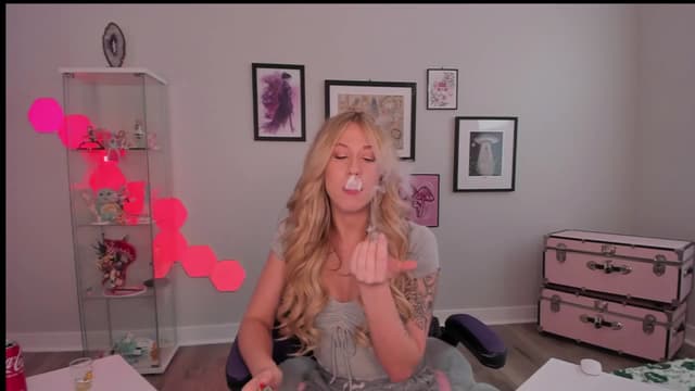 Gallery image thumbnail from Mochi's myfreecams stream on, 04/03/2025, 01:31 image 1 of 20