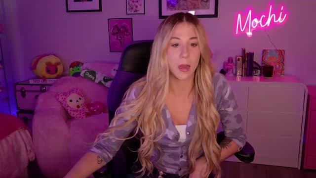 Gallery image thumbnail from Mochi's myfreecams stream on, 06/26/2026, 23:17 image 10 of 20