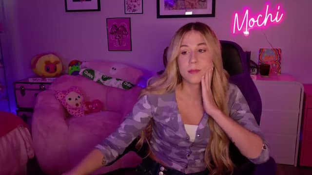 Gallery image thumbnail from Mochi's myfreecams stream on, 06/27/2026, 24:01 image 20 of 20