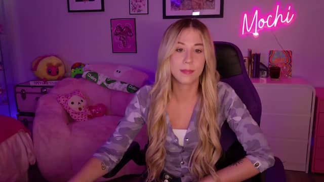 Gallery image thumbnail from Mochi's myfreecams stream on, 06/27/2026, 24:01 image 12 of 20