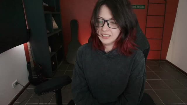 Gallery image thumbnail from Model's myfreecams stream on, 09/16/2025, 01:05 image 16 of 20