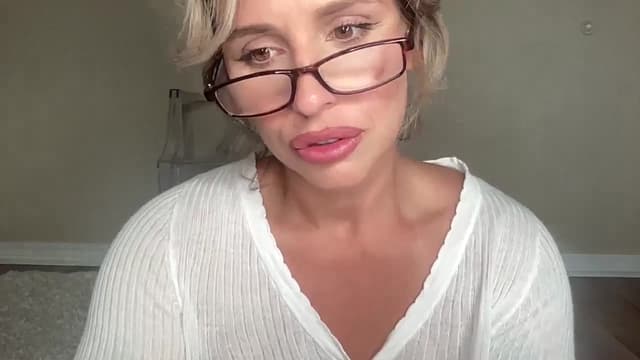 Gallery image thumbnail from Mommy's myfreecams stream on, 07/31/2025, 03:53 image 18 of 20