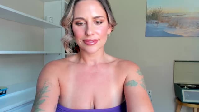 Gallery image thumbnail from Mommy's myfreecams stream on, 09/30/2025, 19:27 image 6 of 20