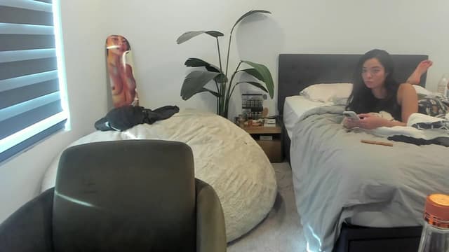 Gallery image thumbnail from Nami_'s myfreecams stream on, 09/24/2023, 24:06 image 17 of 20