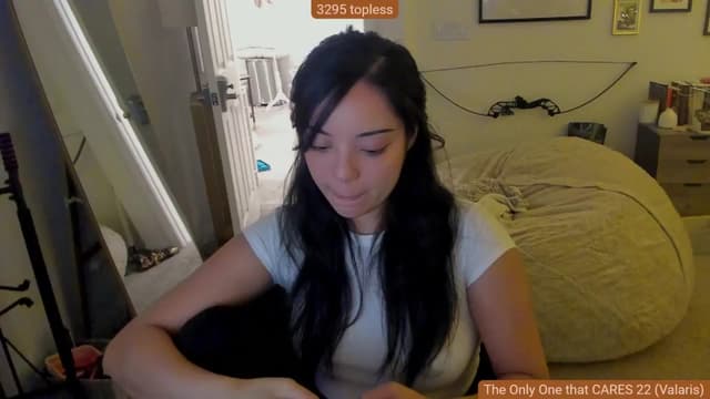 Gallery image thumbnail from Nami_'s myfreecams stream on, 06/10/2024, 04:50 image 8 of 20