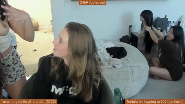 Gallery image thumbnail from Nami_'s myfreecams stream on, 06/27/2025, 06:16 image 6 of 20