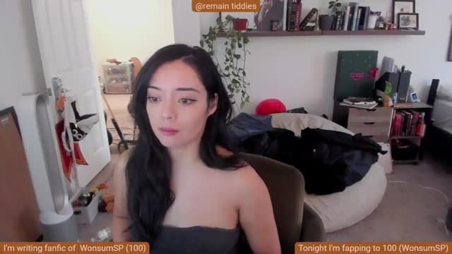 Gallery image thumbnail from Nami_'s myfreecams stream on, 12/01/2025, 18:17 image 5 of 20