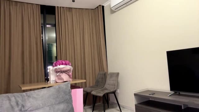 Gallery image thumbnail from Nerdi's myfreecams stream on, 07/28/2025, 21:22 image 19 of 20