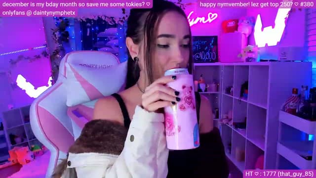 Gallery image thumbnail from Nym_x's myfreecams stream on, 11/20/2022, 04:34 image 8 of 20