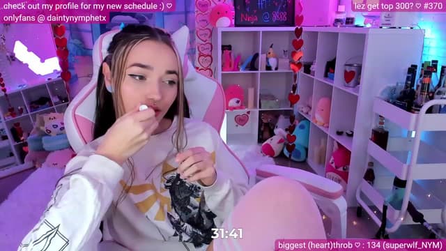 Gallery image thumbnail from Nym_x's myfreecams stream on, 02/18/2023, 04:53 image 5 of 20