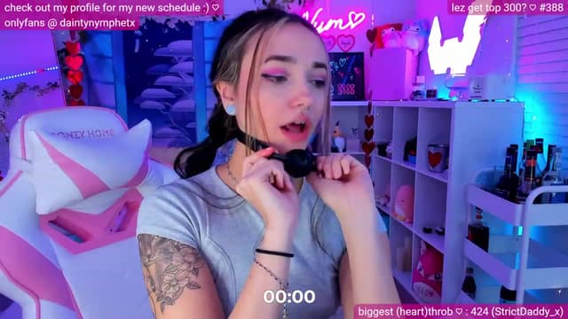 Gallery image thumbnail from Nym_x's myfreecams stream on, 02/20/2023, 05:21 image 9 of 20
