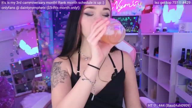 Gallery image thumbnail from Nym_x's myfreecams stream on, 03/11/2023, 04:30 image 12 of 20