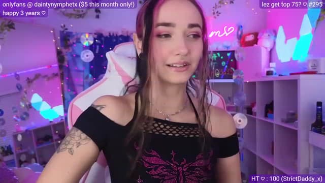 Gallery image thumbnail from Nym_x's myfreecams stream on, 03/20/2023, 02:43 image 11 of 20