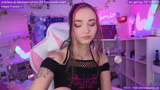 Gallery image thumbnail from Nym_x's myfreecams stream on, 03/20/2023, 02:43 image 10 of 20