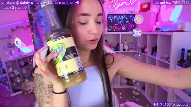 Gallery image thumbnail from Nym_x's myfreecams stream on, 03/30/2023, 02:42 image 10 of 20