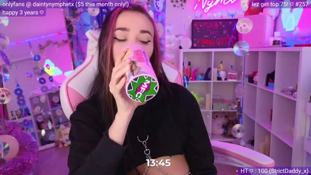 Gallery image thumbnail from Nym_x's myfreecams stream on, 03/31/2023, 03:14 image 12 of 20