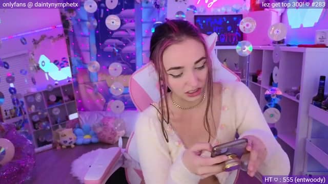 Gallery image thumbnail from Nym_x's myfreecams stream on, 04/02/2023, 04:09 image 19 of 20