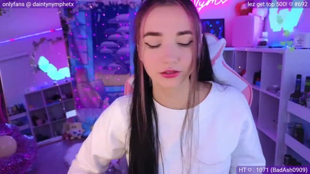 Gallery image thumbnail from Nym_x's myfreecams stream on, 04/22/2023, 03:23 image 15 of 20