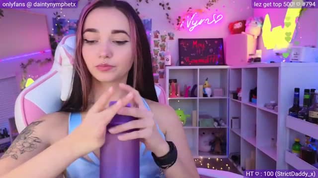 Gallery image thumbnail from Nym_x's myfreecams stream on, 05/19/2023, 04:07 image 11 of 20