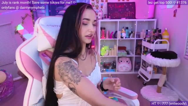 Gallery image thumbnail from Nym_x's myfreecams stream on, 06/10/2023, 03:27 image 12 of 20