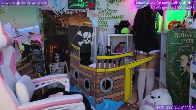 Gallery image thumbnail from Nym_x's myfreecams stream on, 10/06/2023, 03:42 image 14 of 20