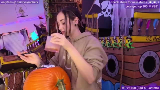 Gallery image thumbnail from Nym_x's myfreecams stream on, 10/25/2023, 02:56 image 20 of 20