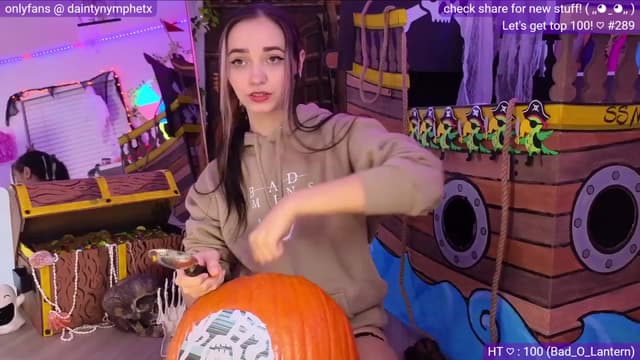 Gallery image thumbnail from Nym_x's myfreecams stream on, 10/25/2023, 02:56 image 4 of 20