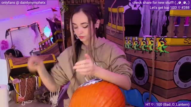 Gallery image thumbnail from Nym_x's myfreecams stream on, 10/25/2023, 02:56 image 9 of 20